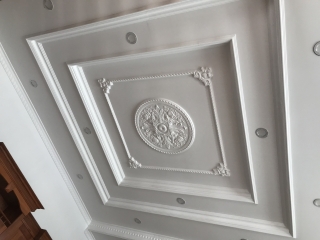 Thi công phào chỉ thạch cao